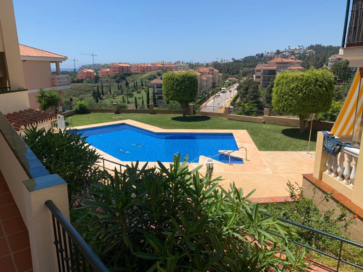 Apartamento con jardín y piscina en el faro de calaburras La Cala De Mijas Exterior foto